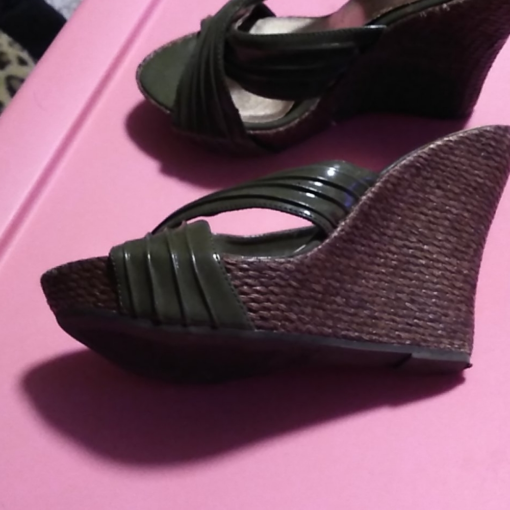 Sandals - Picture 2 of 8